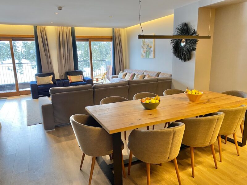 Luxury ski travel market. Image © PlanetSKI